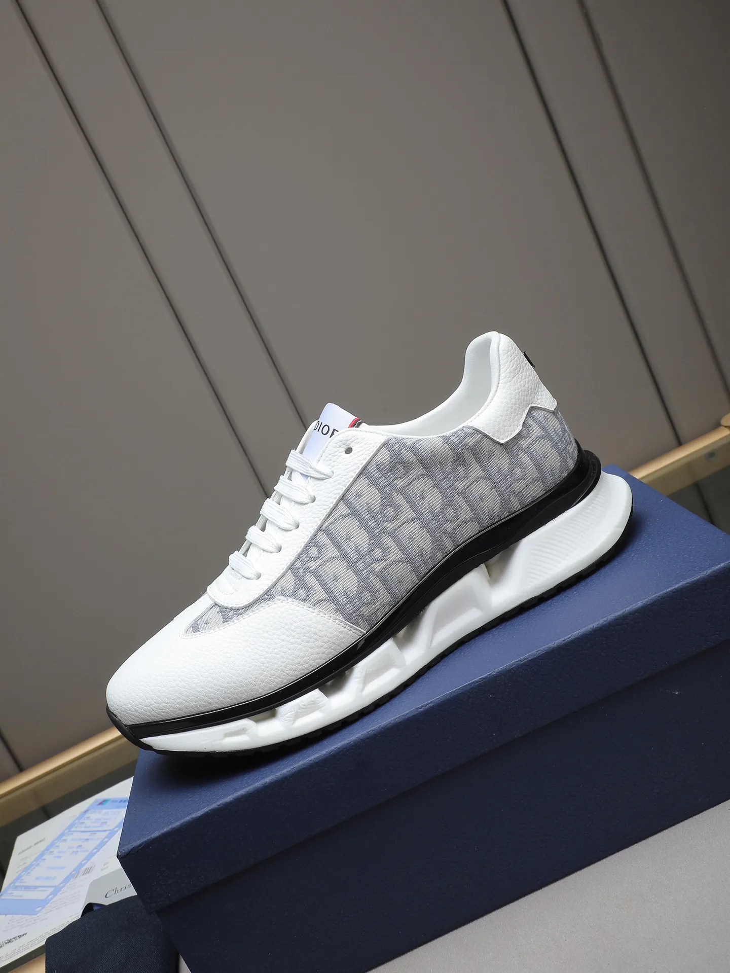PP460 New Dior🆕The latest men's casual sports shoes, the upper is made of imported cowhide➕Dior's special material! Breathable sheepskin. The TPU blade base is lightweight and wear-resistant! Size:38-44 (45 customized)